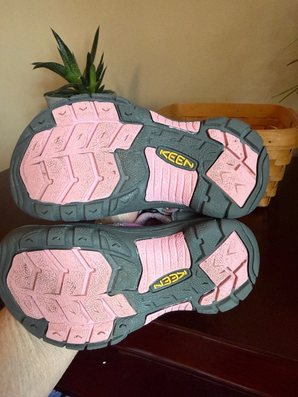 Keen Newport Girls US 11 Sport Sandals Shoes Pastel Rainbow Stripes - Picture 5 of 6